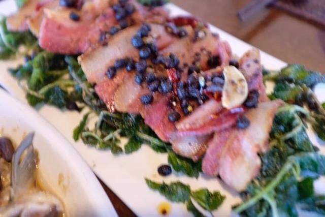 这座民宿位于玉龙雪山脚下第一村旁，是99％的游客都不知道的秘境