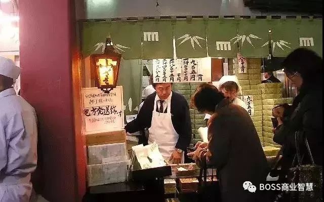 3平米小店年赚2300万人民币，只因做对一件事！