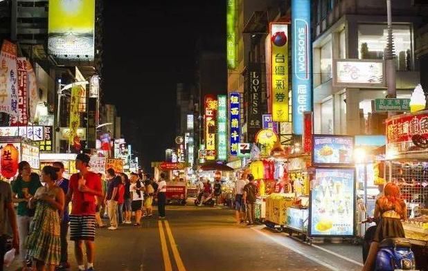 五月份，台湾高雄端午节有赛龙舟，约吗？