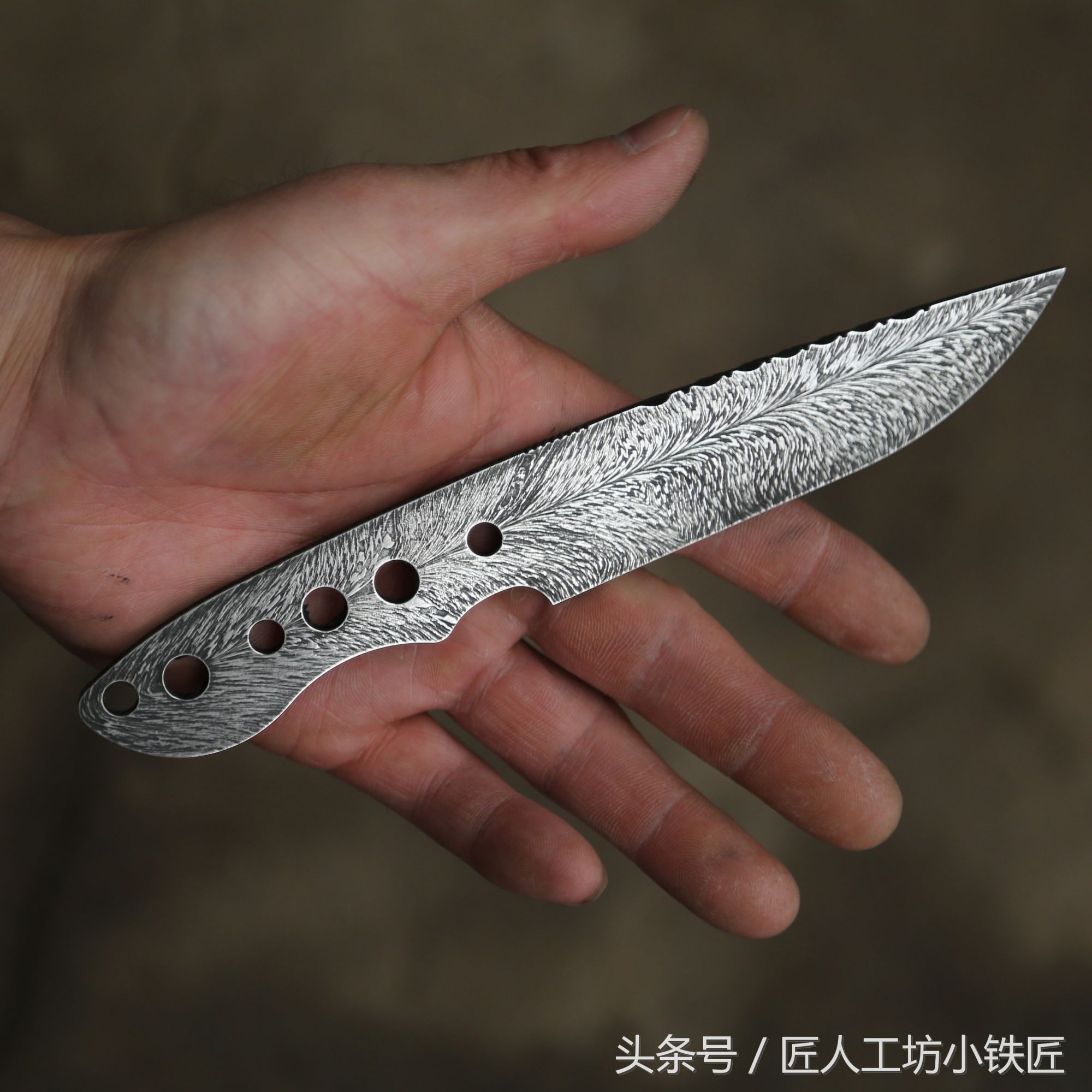 刀条实拍:装柄之前的大马士革刀是什么样的?