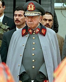 为什么智利军队穿着二战德式军服?