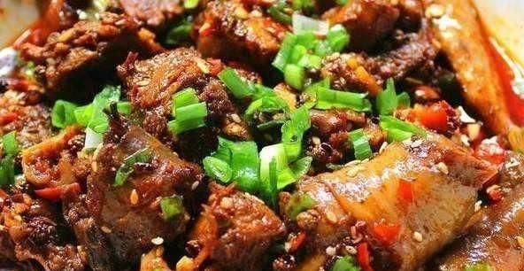 精选美食推荐:辣炒大肠,蜜香鸡腿,橙皮烧排骨的做法