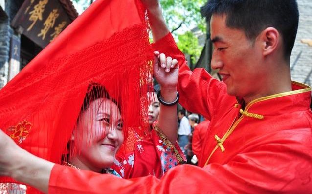 春节要回家过年，和老婆通完电话后，我直接不回去