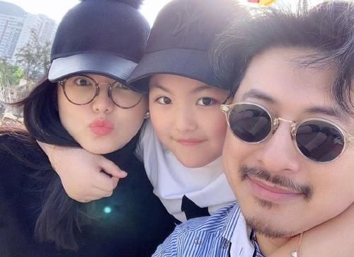 脾气大？10岁王诗龄和李湘吵架，直接挂断妈妈电话被指是富养毛病