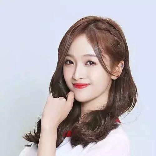 吴宣仪整容对比 算是微调吧,微调之后更精致了