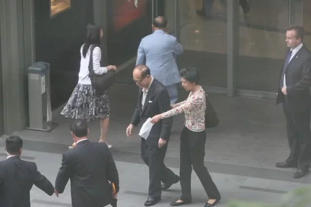 365bet娱乐:李嘉诚钟爱老外保镖 365bet娱乐:李嘉诚钟爱老外保镖