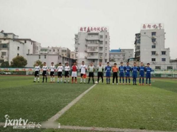 九江三中初、高中足球队参加九江市青少年校园