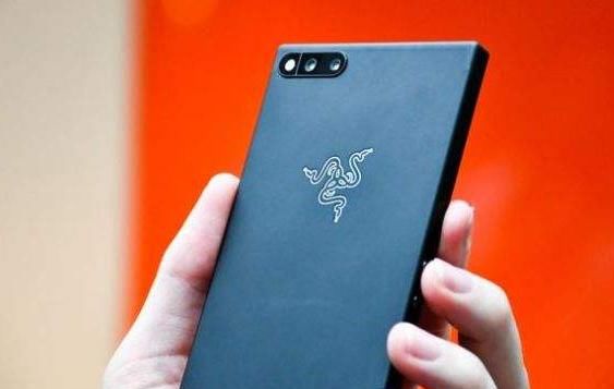 刷新率灵活切换,屏幕滚动零卡顿,网友:雷蛇手机