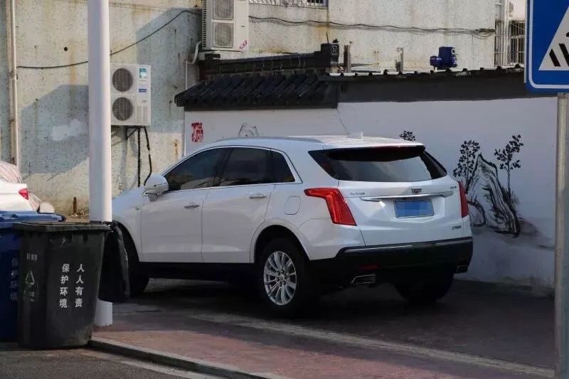 别心存侥幸啦 市区街头出现流动抓拍警车