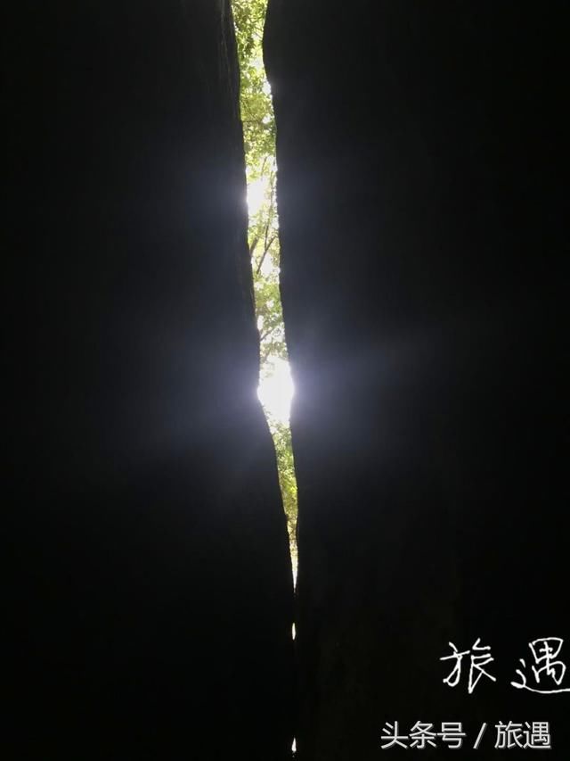 从高处俯瞰福建泰宁十里平湖：感受猫儿山公园的奇特之景