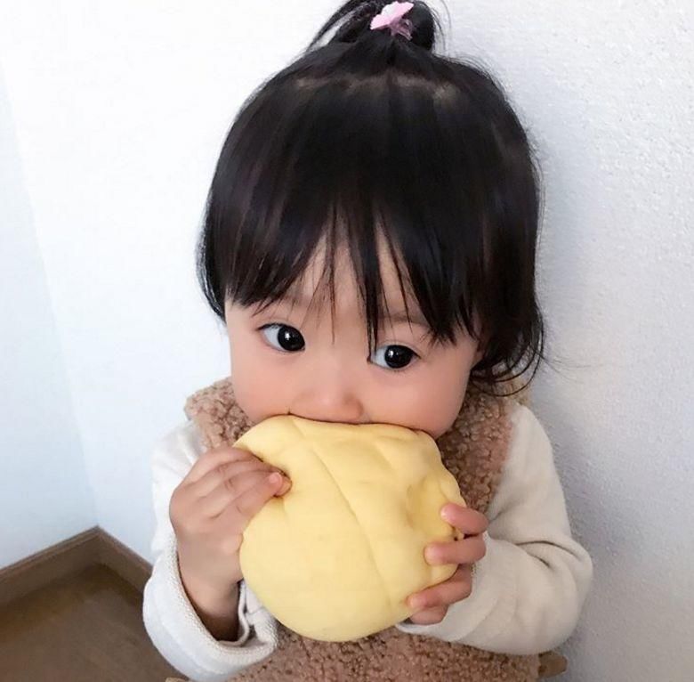 甜美的笑容加上可爱的短发,日本这位1岁半萌宝