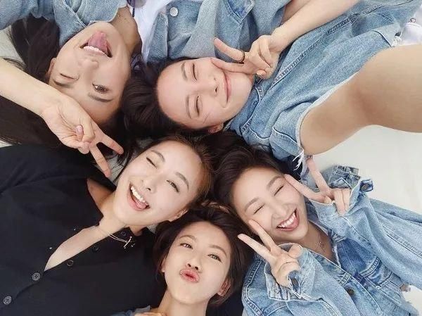 TVB一众当家花旦及高层参加苗侨伟中秋船party
