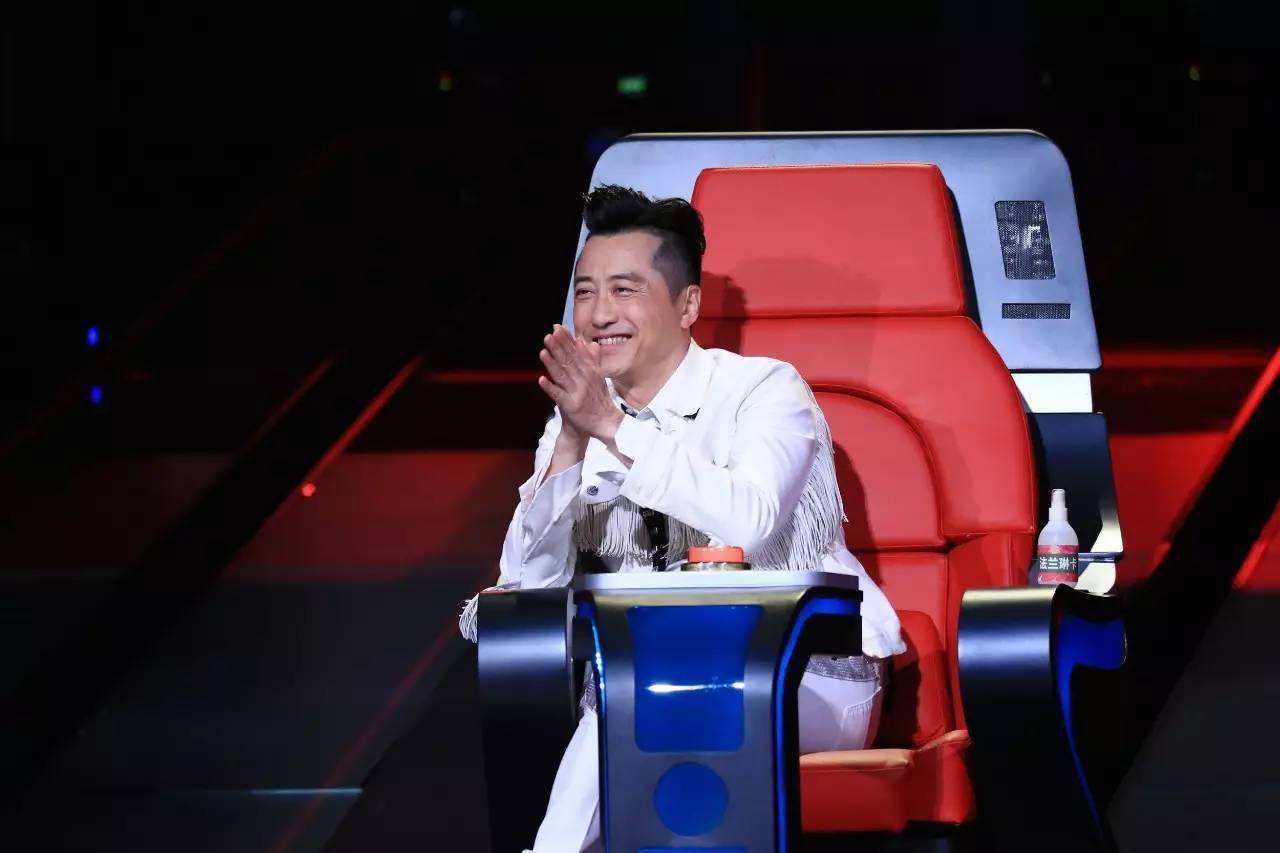 综艺《中国新歌声》一定档就炸了,网友:男导师的颜值太高了