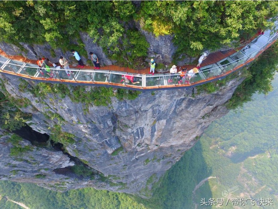 张家界的玻璃栈道和黄河3D玻璃桥哪个更恐怖?