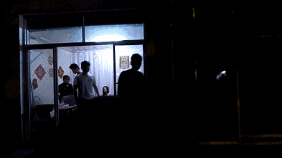 宜兴警方深夜突击扫黄 抓获卖淫嫖娼人员48人