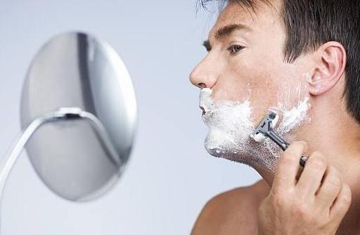 经常与乙肝患者共用碗筷, 会被传染吗? 该如何