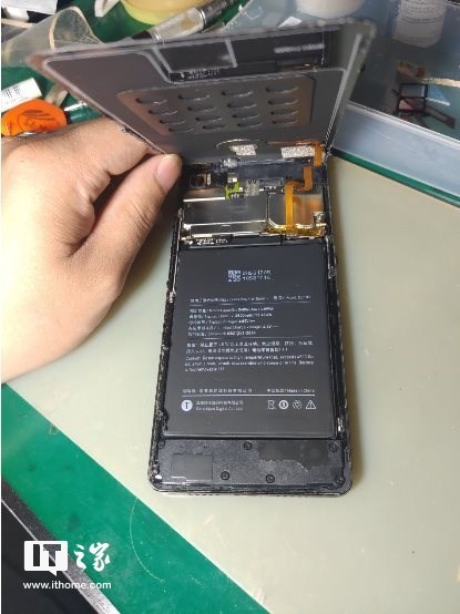 IT之家网友改装坚果Pro 2透明 探索版 _【快资