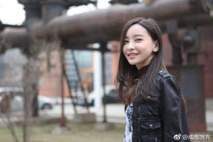 张韶涵、于文文…酷狗直播成都站演唱会双人