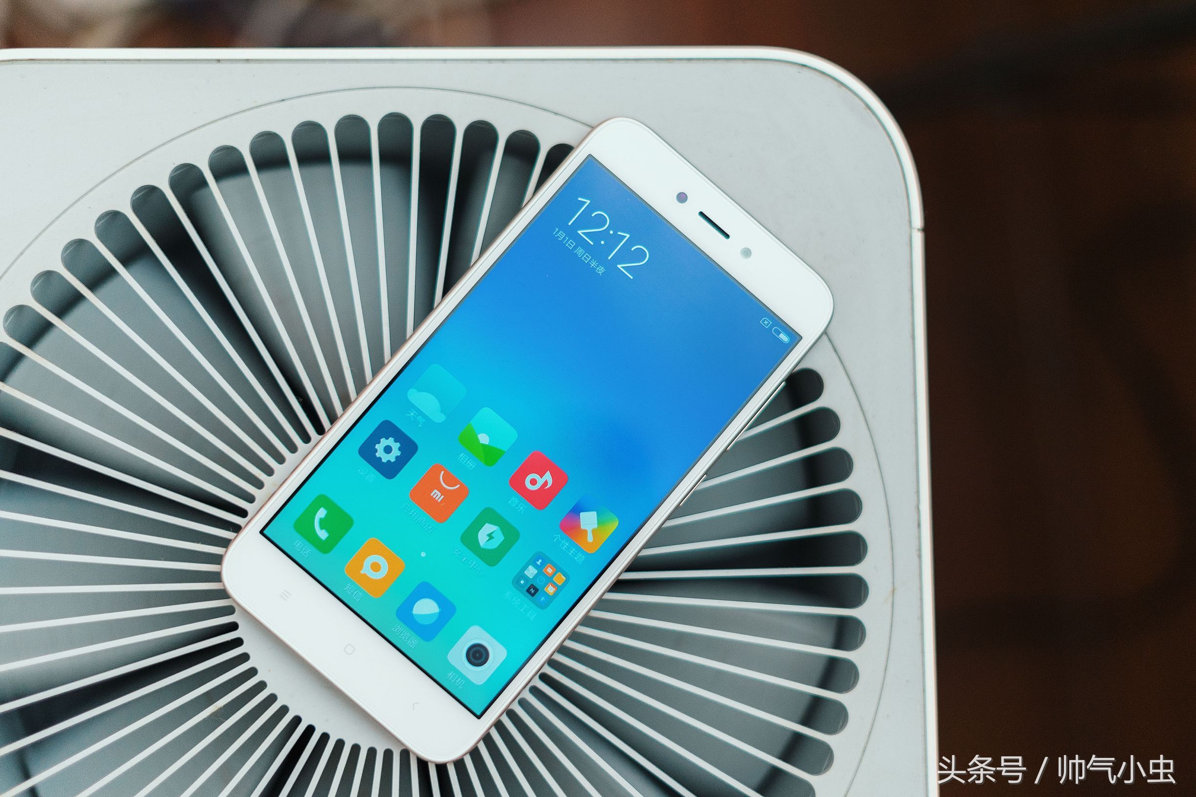 小米低调发布红米新机,不是全面屏,待机8天,又