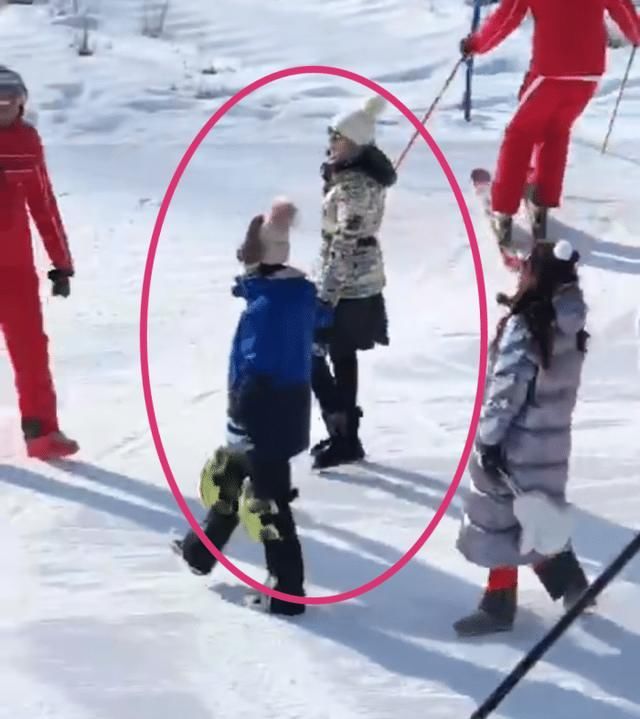 《妻子的浪漫旅行2》长白山开录,章子怡穿黑裙