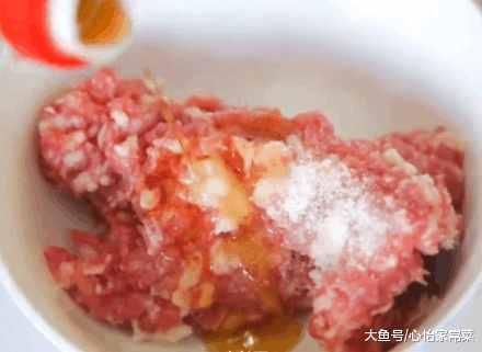 茄子最好吃的做法: 不用炒, 不用煮比吃肉还香, 简单易学超级美味