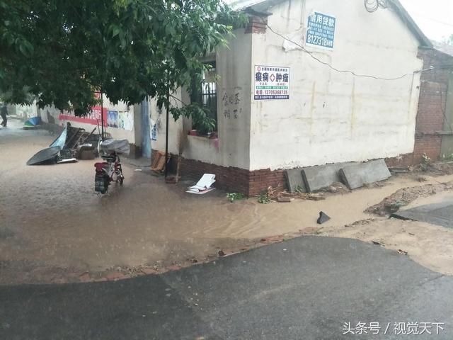 山东滨州城乡遭遇强降雨 阳信农村瞬间成河