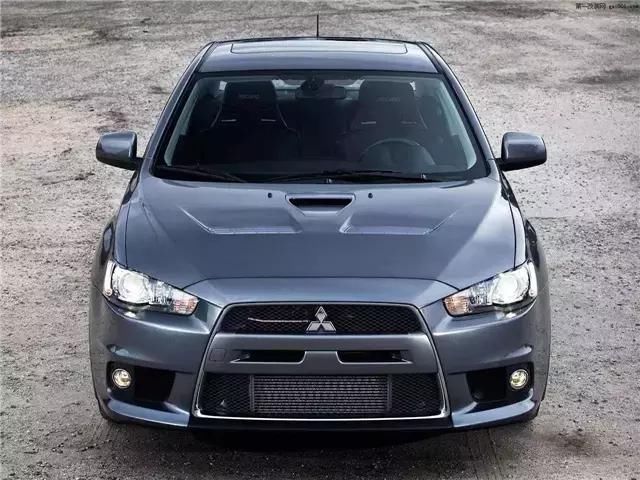 用汽车品牌来对位手表品牌的档次逼格,百达翡