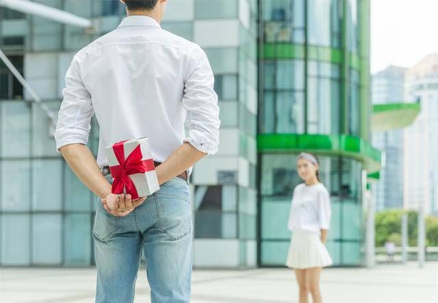 女人爱你到深处时,会故意用这4件事试探你的\"真心\"!