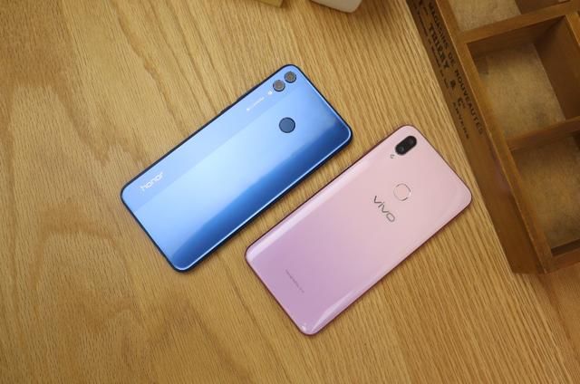 最强千元机网络信号大比拼,vivo Z3 & 荣耀8X