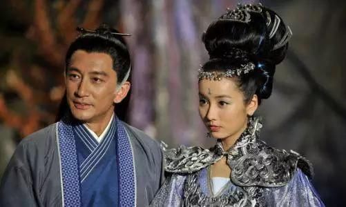 洪荒七大正神,在封神榜中全部出现,里面没有鸿