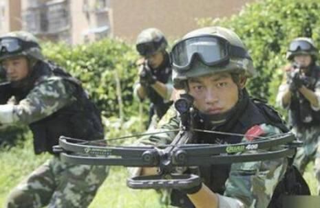 中国特种兵常用的2件冷兵器, 1件被误认为是玩