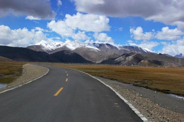 世界上最高的村落，风景秀美上个厕所都能看见雪山，但人的平均寿