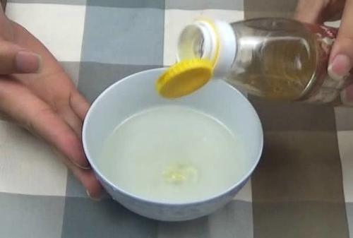 白酒只需摇几下,就能辨别白酒真假,太实用了,再