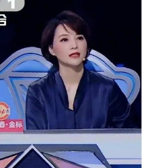 主持人大赛董卿不在