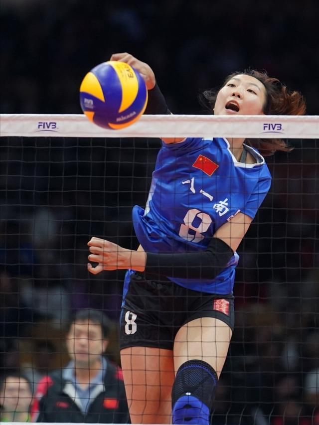 中国女排决赛对哪个队