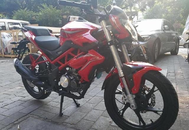 钱江集团入门级别小排量摩托车,颜值是它最大