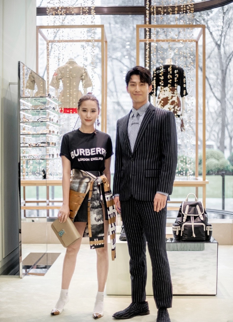 窦骁何超莲官宣认爱:hi Baby 微信换情侣头像