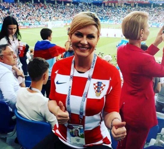 世界杯最大牌女球迷!克罗地亚总统留俄看球,被