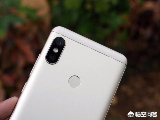 当红米note5遇上魅蓝E3 :这对 相爱相杀 的CP