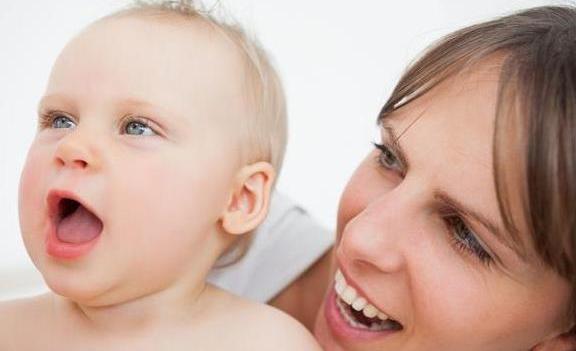 断夜奶有个最佳的时间段, 你没给宝宝断错吧