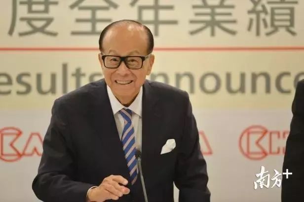 刚刚，90岁李嘉诚宣布退休，长子接棒，他的千亿美元身家早已这样