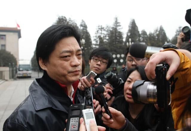 崔永元厉害了!直接把华谊兄弟股票跌停了,很多