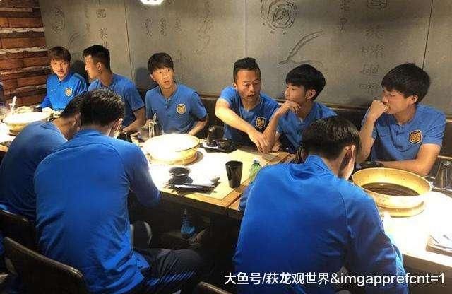 中国球员跟球星差在哪?一死穴不解,国足进世界