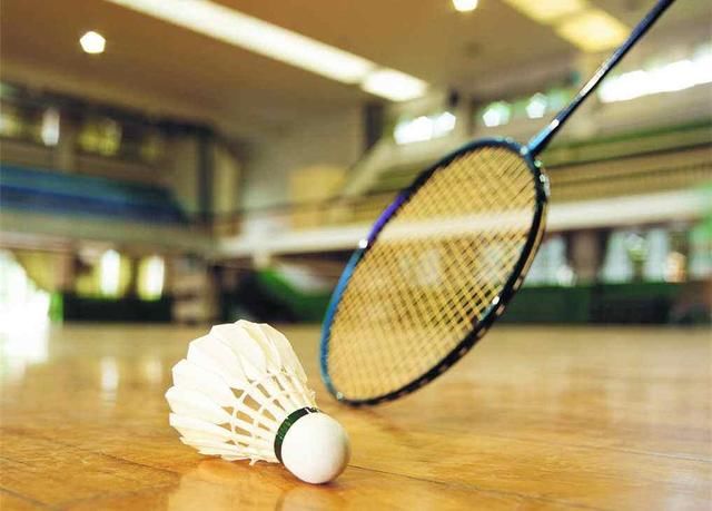 羽联规定发球不能超过1米15,世界第一的安赛龙