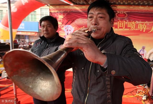 农村故事：看洼人和蛇仙共生了七个孩子，可葬礼上却多了两个儿子