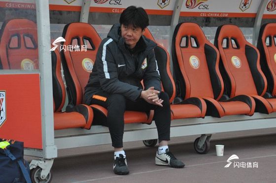 一本书看懂中国足球未来 鲁能主教练强力推荐