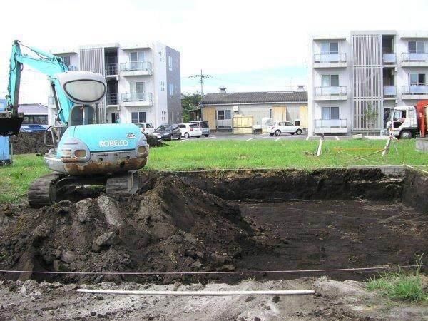 日本人自建房屋首先也要祭拜一下 交房结果小编服了