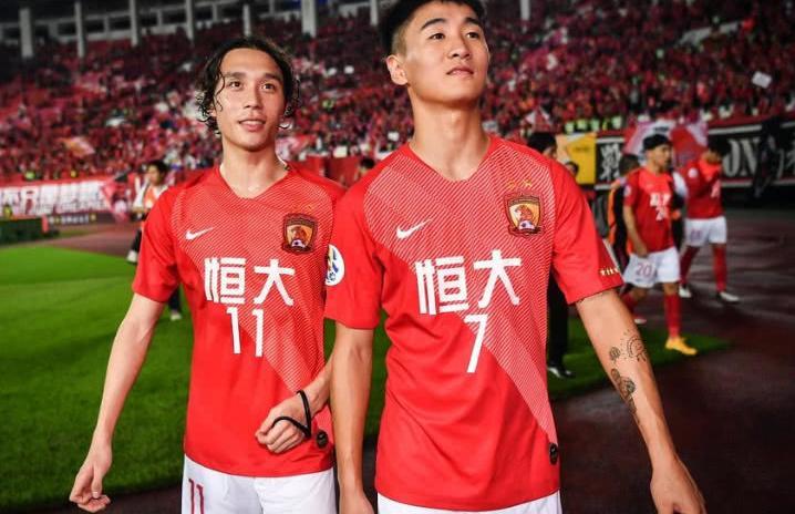 恒大玩真的!3人掉出比赛大名单 18岁小将连获