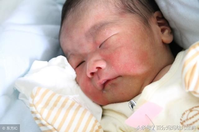 23岁孕妈顺产孩子8天后，婆婆端来一碗汤，产妇第二天就回娘家！