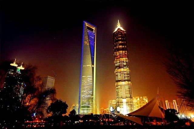 目前国内最高最大的观光厅,上海金茂大夏88层